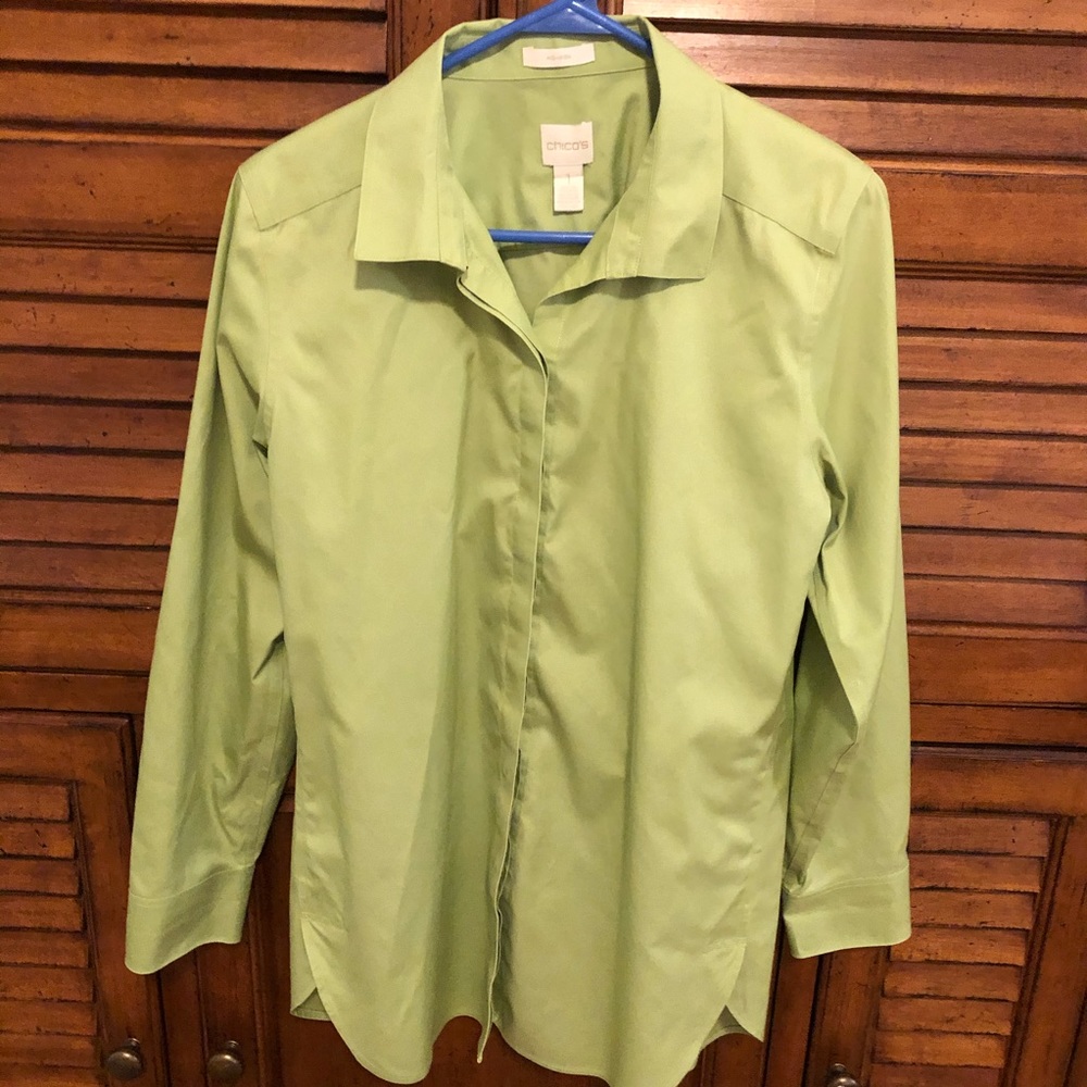 Chico’s Light Green Blouse - Size 1 ✳️